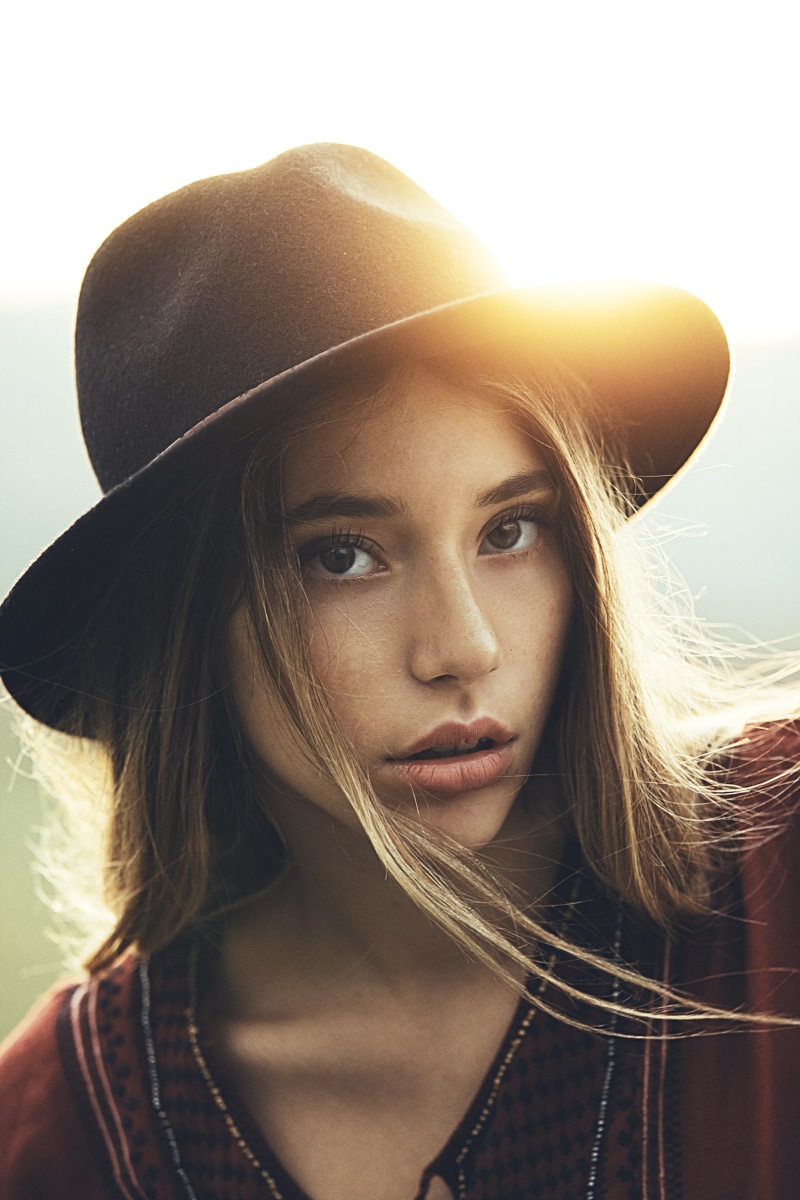 brunette, long hair, hat, 5K, long eyelashes, women, open mouth, brown eyes, portrait, looking at viewer, backlighting
