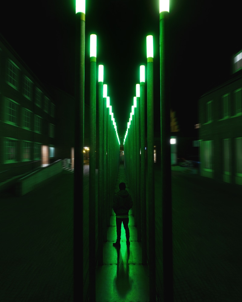 4K, illusion, green, backlight, neon, silhouette