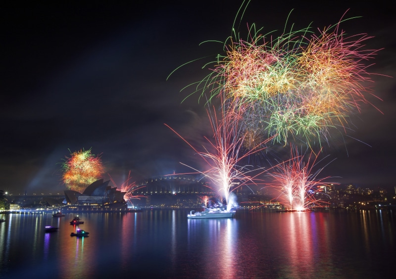 outdoors, night, waterfront, building exterior, display, firework, city, exploding, Sydney Opera House, event, 2K, celebration, cityscape, built structure