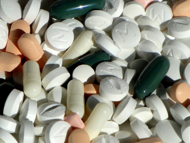 standing out from the crowd, Medication, Medicine, Capsule, health, healthcare and medicine, Pills, full frame, white, organizer, indoors, high angle view