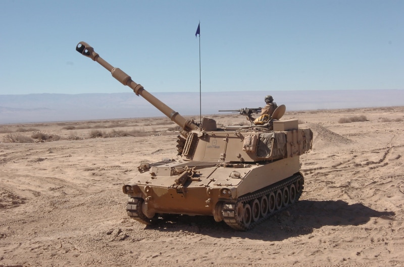 desert, installation, M109, arid climate, 1080P, artillery, army, no people, sky, brown, climate, armored tank, tank, mode of transportation, flag, weapon