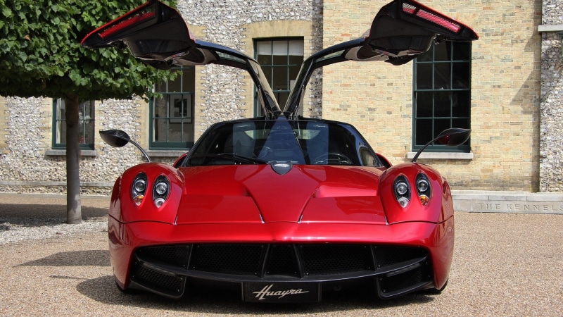 red cars, 1080P, red, land vehicle, Huayra, day, transportation, city, car, mode of transportation, building exterior, building, Pagani Huayra, motor vehicle