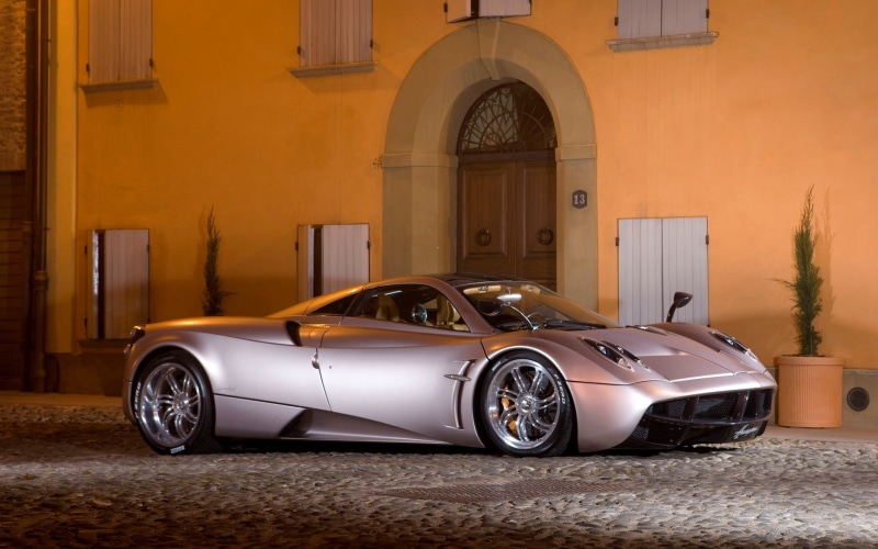 arch, street, bmw, sedan, building exterior, colored, no people, city, Pagani Huayra, Pagani, chrome, stationary, mode of transportation, retro styled