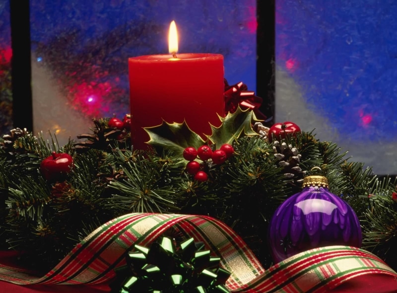 720P, glowing, winter, bright, red, green Color, light - Natural Phenomenon, lighting Equipment, close-up, needles, candle, vibrant Color, christmas Lights