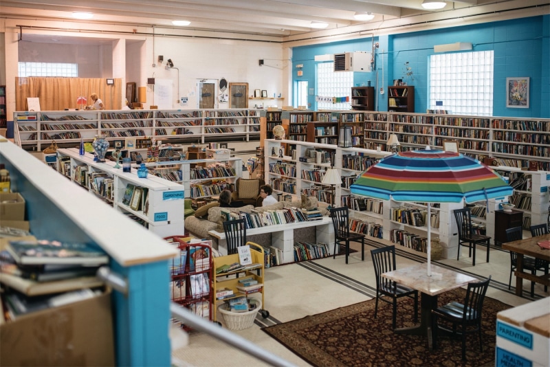 interior, table, architecture, swimming pool, creativity, umbrella, 1080P, chair, building, books, carpet, library, shelves, people