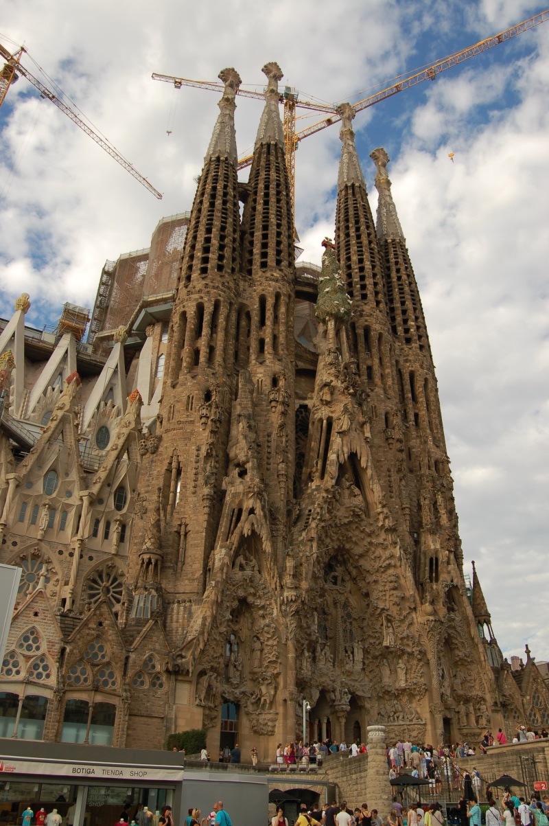 architecture, religion, the past, built structure, sagrada Familia, nature, belief, window, famous Place, spirituality, la sagrada familia, place of worship