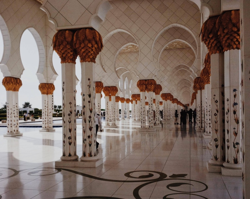 arches, people, hallway, white, design, tourism, lighting equipment, arch, flooring, 2K, indoors, architectural column, corridor, columns, travel, ceiling