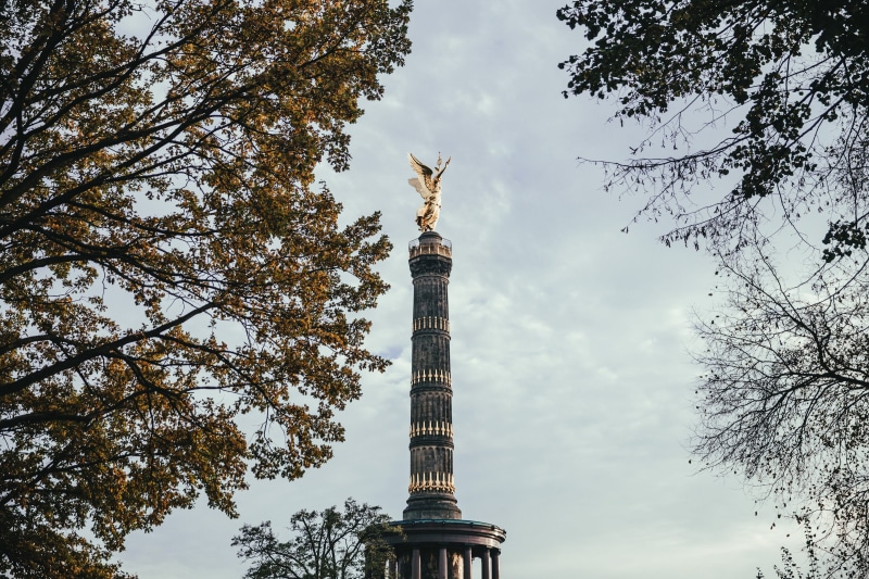 berlin, column, travel, europe, sightseeing, tourism, building exterior, architecture, trees, european, garden, outdoors, town, sky, tree, vacation, capital
