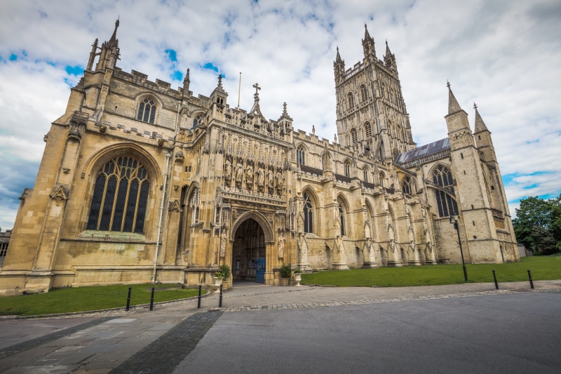 place of worship, cloud - sky, minster, 8K, holy, travel destinations, english, the past, gloucester cathedral, european, religion, city, low angle view