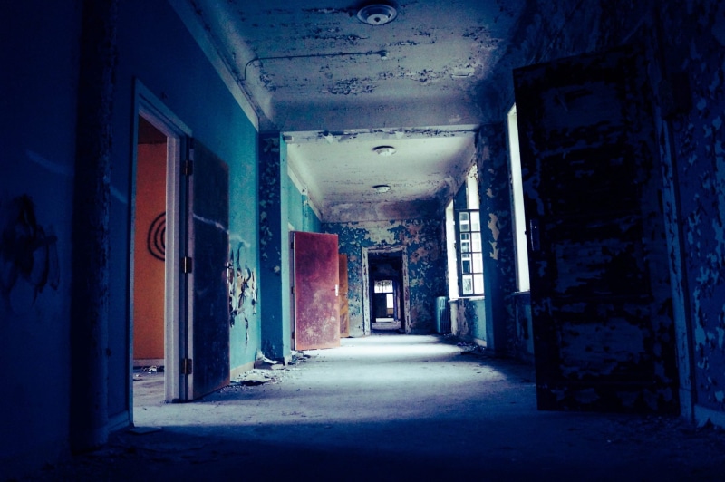 asylum, urbex, wall - building feature, cyan, spooky, built structure, blue, dirty, abandoned, corridor, the way forward, hospital, arcade, 1080P, mirror