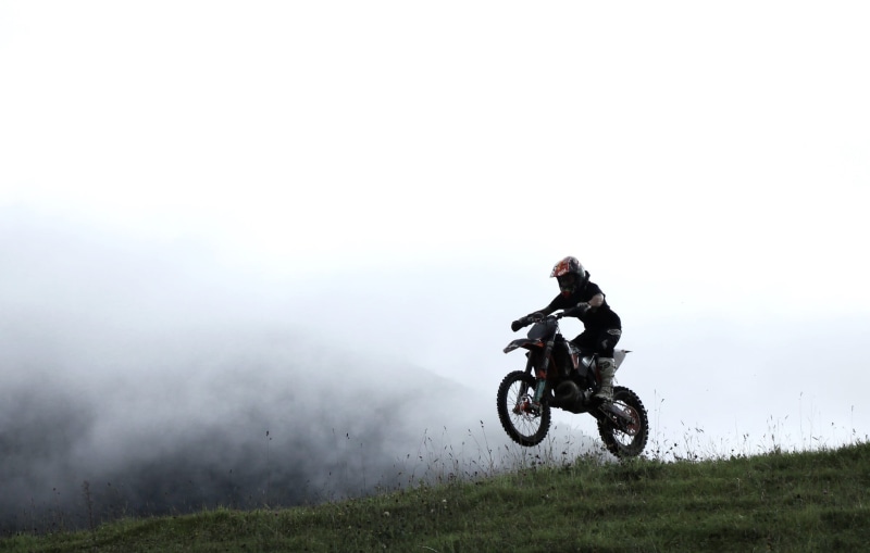headwear, mode of transportation, wheel, motorcross, outdoors, one person, leisure activity, 1080P, riding, mud, lifestyles, real people, men, land vehicle