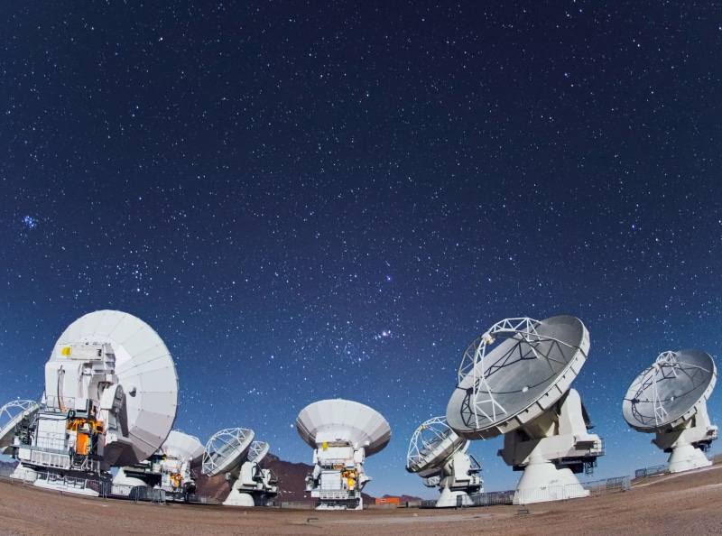 crockery, satellites, 4K, low angle view, no people, nature, satellite dish, satellite, telecommunications equipment, connection, radio wave, antennas