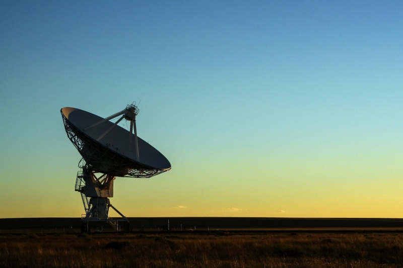background, electrical equipment, the sky, land, Antena, no people, wireless technology, technology, antenna - aerial, copy space, satellite dish, telecommunications equipment