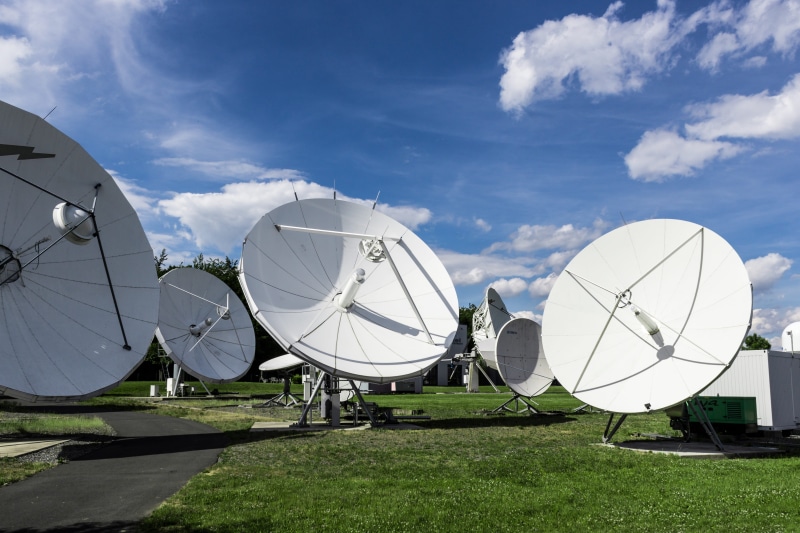 broadcasting, white, to listen, satellite dishes, technology, industry, large, reception, transmitter, delivery, architecture, wireless technology, parabolic