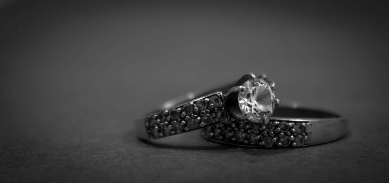 public domain images, design, diamond ring, black background, jewelry, close up, platinum, ring, diamond - gemstone, shining, luxury, macro, wedding rings