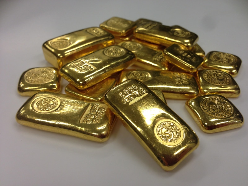 indoors, economy, business, antique, ingot, metal, gold bar, no people, 2K, finance, white background, large group of objects, close-up, money, gray, white