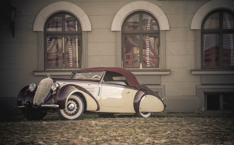 land vehicle, pre-war, architecture, Roadster, Cars, white, Motors, oldtimer, 5K, streamline, no people, built structure, window, convertible, outdoors