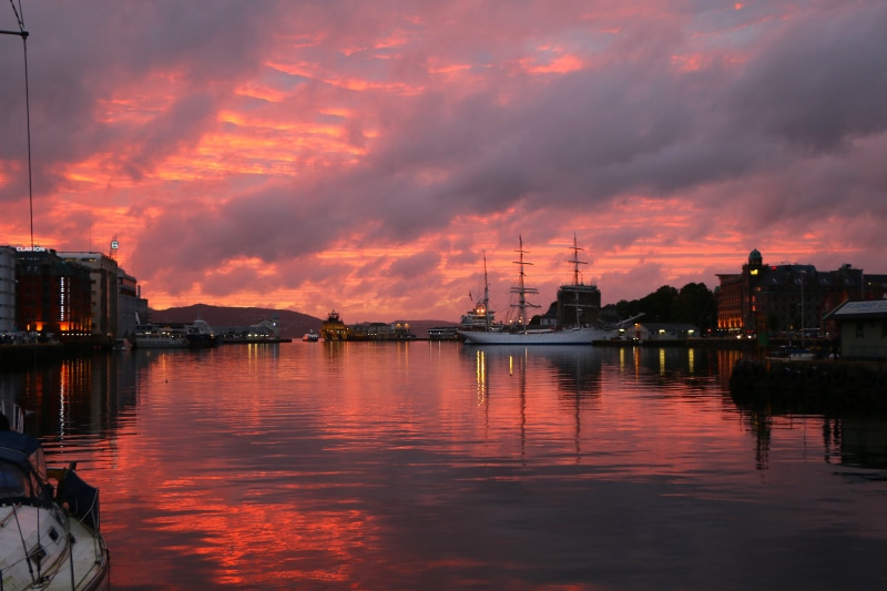night, harbor  port, motor boat, nautical Vessel, norway, boat, Sunset, white, motor, landscape, Sky, body, cloudy, body of water, sea, Norge, 5K, Noruega