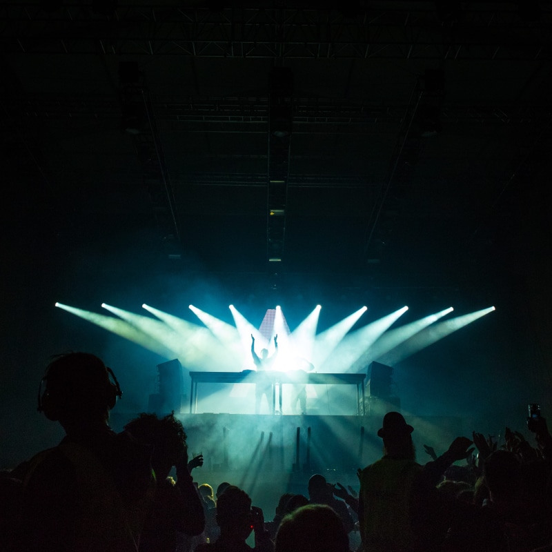 concert, light - natural phenomenon, group of people, dance, stage light, lights, positive emotion, dj, 2K, front, music, night, dark, nightclub, stage - performance space