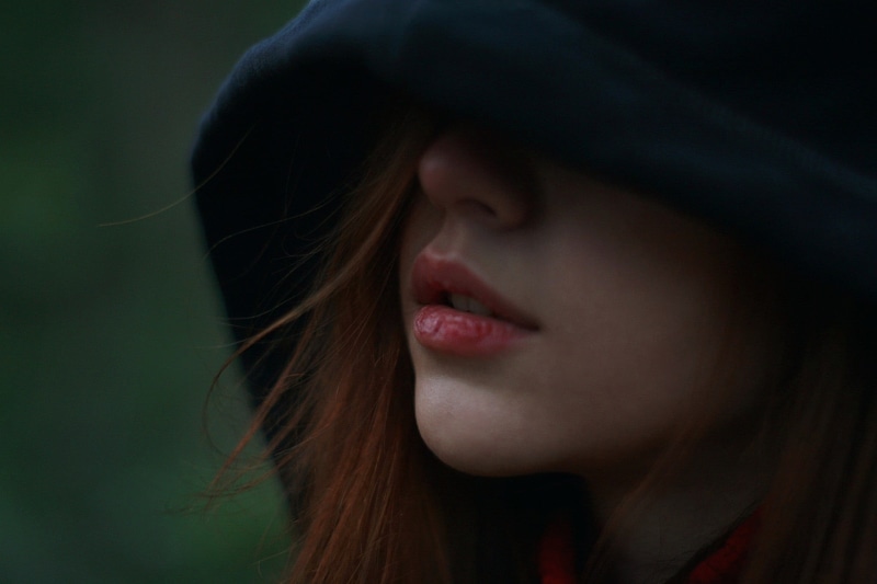 human face, one person, headshot, adult, make-up, redhead, clothing, human hair, teenager, hoods, hair, close-up, contemplation, fashion, young adult, 1080P