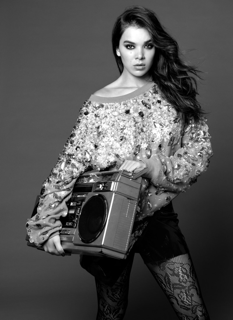 simple background, Hailee Steinfeld, boom box, actress, looking at viewer, monochrome, 1080P, singer, women