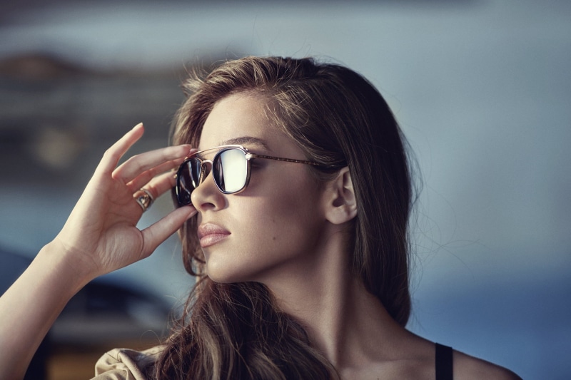 brunette, long hair, 2K, depth of field, women with shades, actress, Hailee Steinfeld, women, women indoors, singer