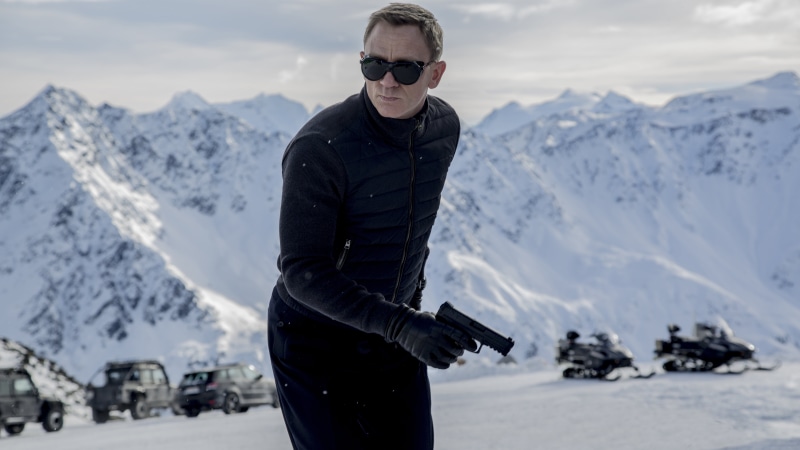 Movie, three quarter length, Performer, SPECTRE, warm clothing, Adventure, Cars, men, Columbia Pictures, Pistols, standing, Metro Goldwyn Mayer