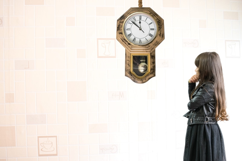 staring, child, deadline, small, alone, sad, adult, wall - building feature, in trouble, hairstyle, one, attractive, year, waiting, leather, indoors, architecture