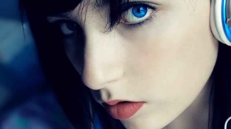 looking at camera, headshot, eye, depression - sadness, eyelash, adult, human face, human eye, face, teardrop, beauty, young adult, contemplation, woman