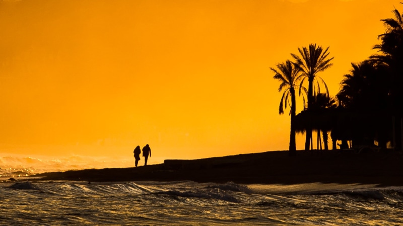beach  sand, imagen, people, hombre, men, pic, caminando, orange Color, silhouette, on the beach, hour, walking, 720P, dos, sand  people, golden hour
