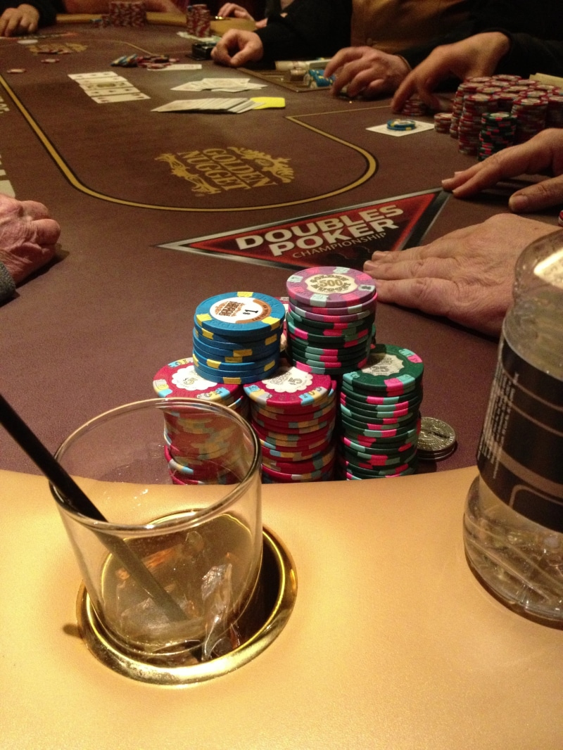 table, body part, high angle view, human hand, games, chips, food and drink, glass, unrecognizable person, poker chips, lasvegas, casino, indoors, 2K