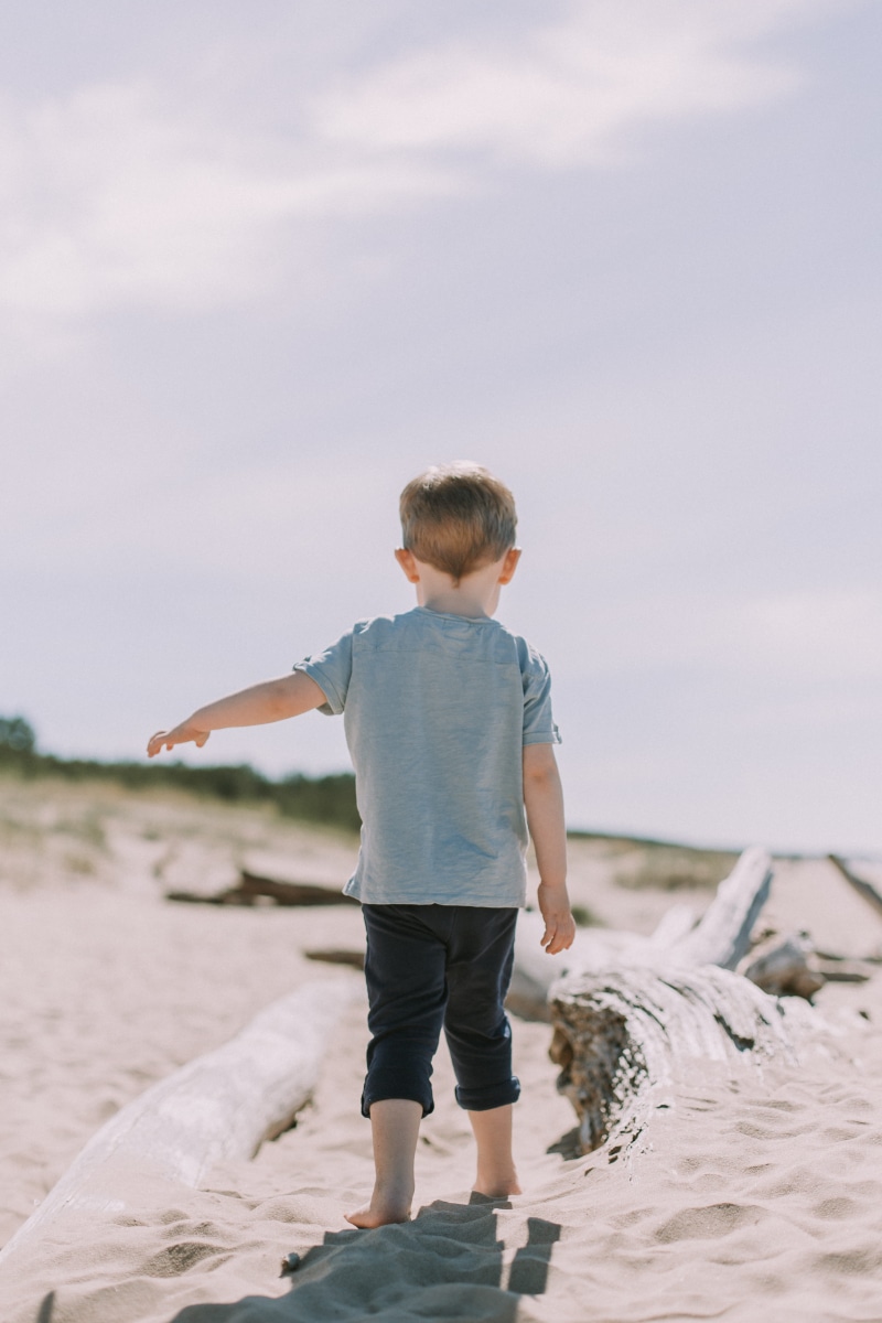 one person, sunny day, let them be little, gray, brown, outdoors, daytime, beach, summer fun, leisure activity, rear view, sand, nature, near, innocence