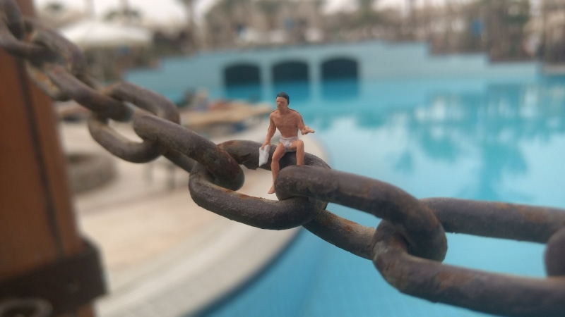 art, day, nature, miniature, creative, little man, waters, man, shirtless, small, young men, focus on foreground, people, h0, pool, chain, adult, swimmer