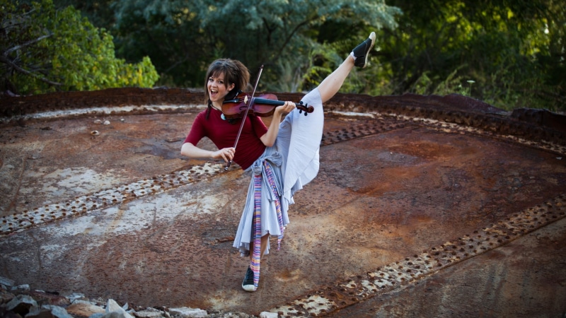 women, childhood, day, holding, casual clothing, smiling, violin, portrait, 2K, playing, Lindsey Stirling, outdoors, full length, innocence, musician