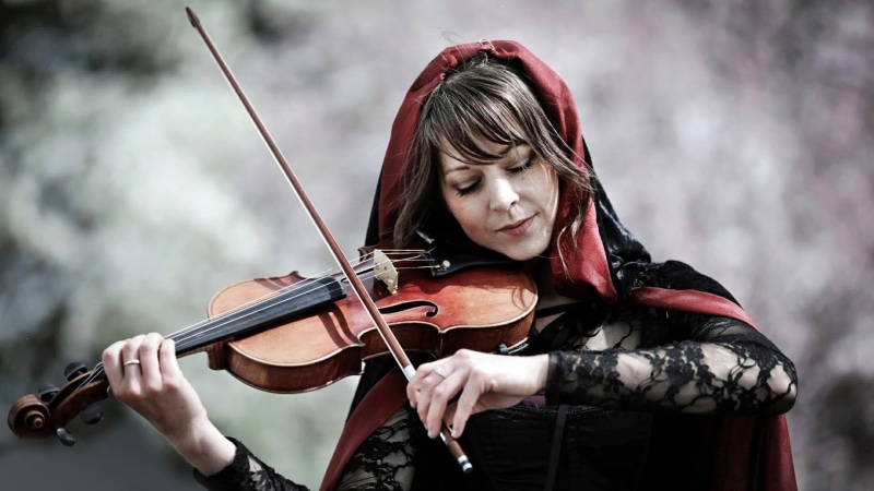 young adult, violin, hairstyle, music, hair, arts culture and entertainment, artist, women, young women, violinist, skill, beautiful woman, musical instrument