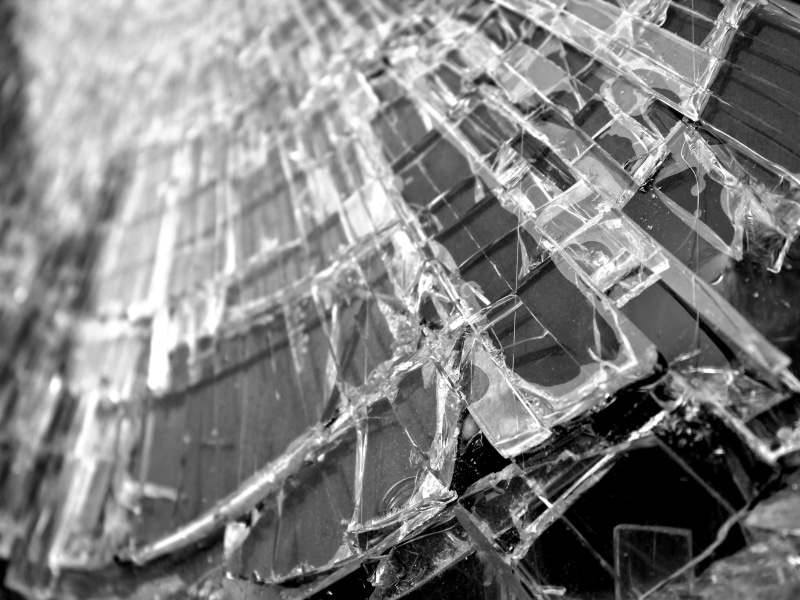 old, cracked, architecture, no people, fracture, selective focus, window, built structure, damaged, building exterior, nature, demolished, shard, glass breakage