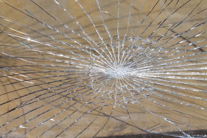 cracked, cracks, backgrounds, shattered glass, day, damaged, full frame, jumped, glass breakage, glass - material, ruined, window pane, disc, fragile, splitter