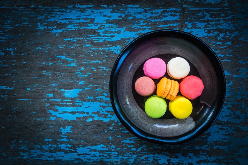 close-up, colorful, bowl, food and drink, macaroon, variation, directly above, food, texture, sweet, bowls, cyan, easter, freshness, pink, multi colored