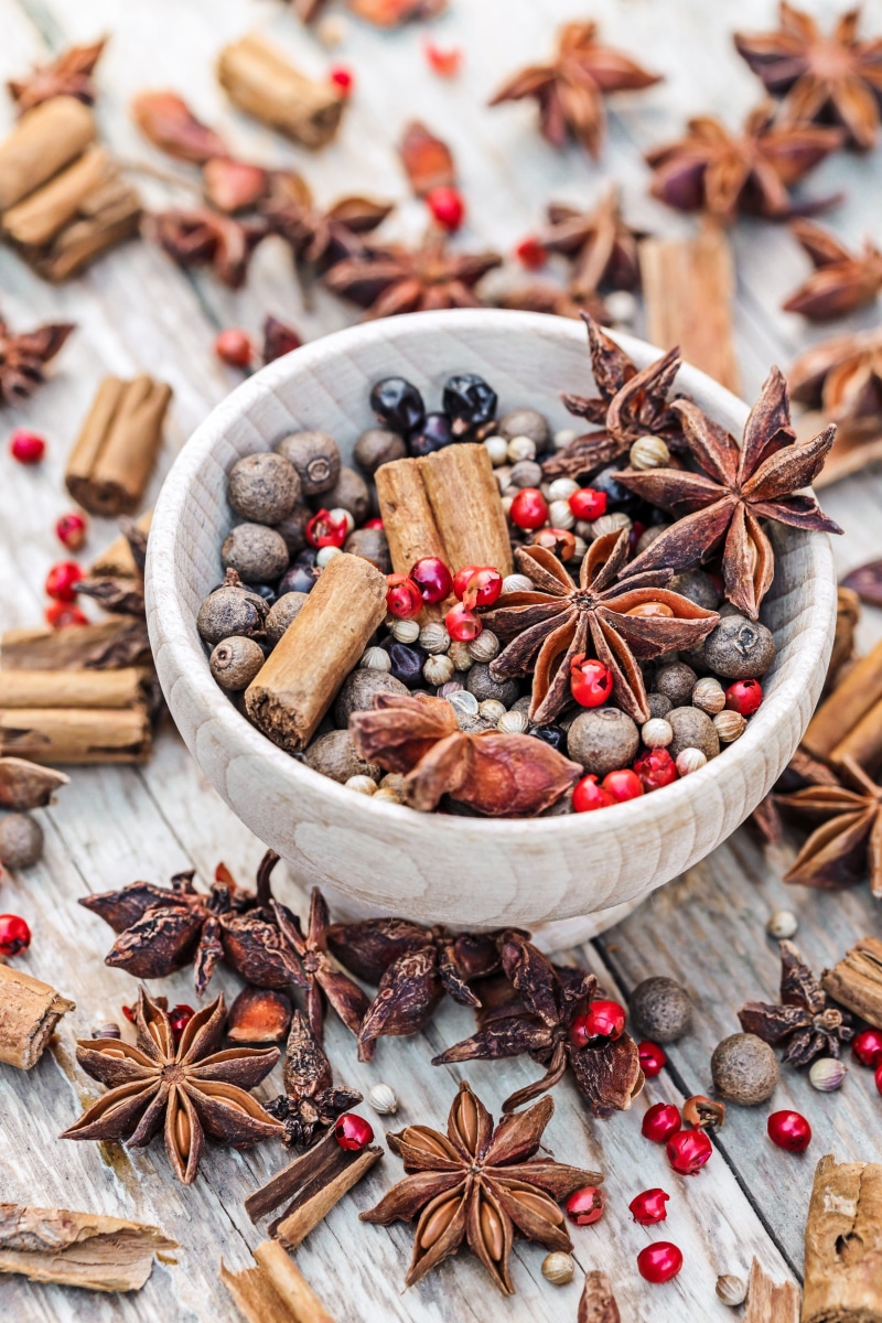 close-up, decors, aroma, cuisine, assortment, indian, clove, spicy, seasoning, pink peppercorn, food, indoors, traditional, choice, table, pepper, anise