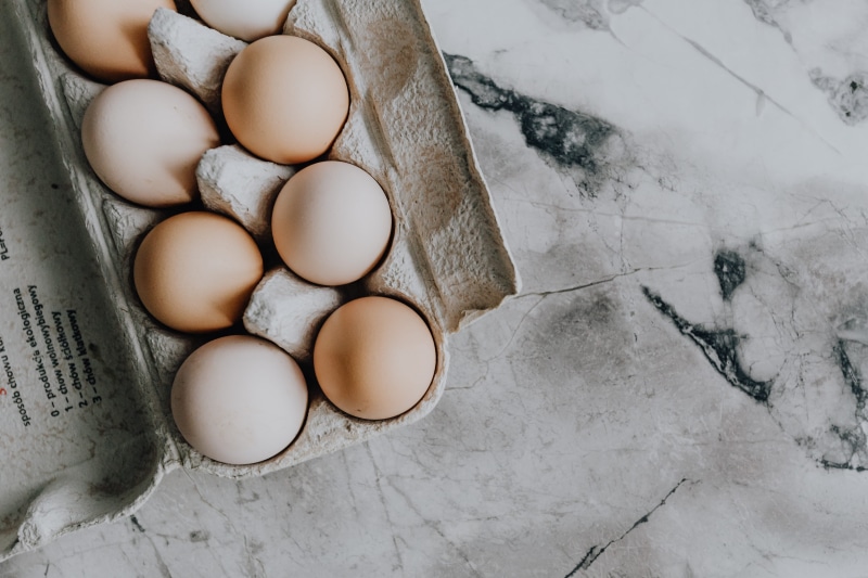 food, raw food, food and drink, eggs, above, egg, 5K, container, ingredient, fragility, nature, organic, egg carton, flatlay, directly above, wellbeing
