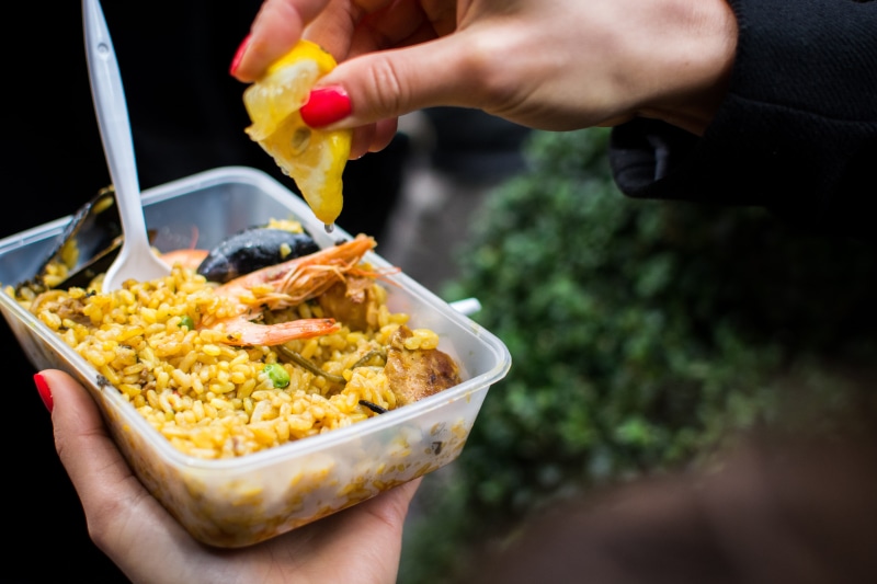 hand, human Hand, gourmet, ready-to-eat, focus on foreground, one woman only, meat, people, close-up, meal, Seafood, hands, real people, shrimps, body part