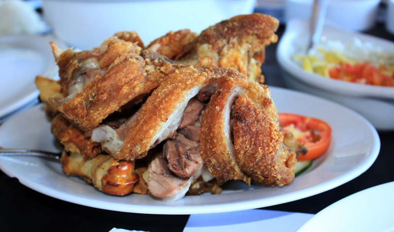 table, round, still life, indulgence, appetizer, snack, white meat, meat, fried chicken, Food, dinner, plate, focus on foreground, healthy eating, crunchy