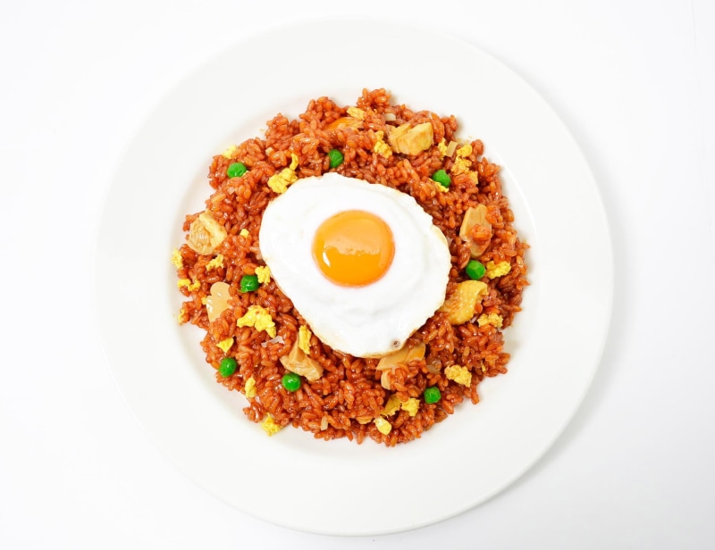 lunch, fried rice, meal, serving size, 1080P, ceramic, white, nasi goreng, fried, healthy eating, vegetable, circle, directly above, indoors, ready-to-eat