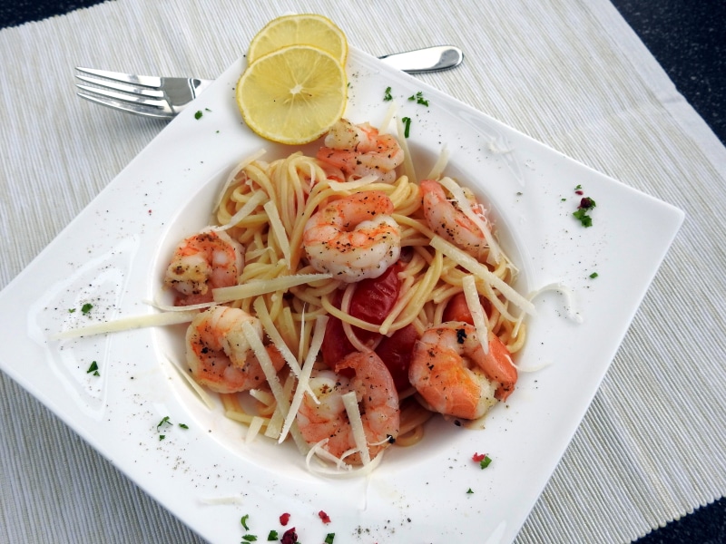 4K, crustacean, no people, italian food, tomatoes, temptation, food and drink, fruit, freshness, table, table knife, healthy eating, shrimp, garnish, benefit from