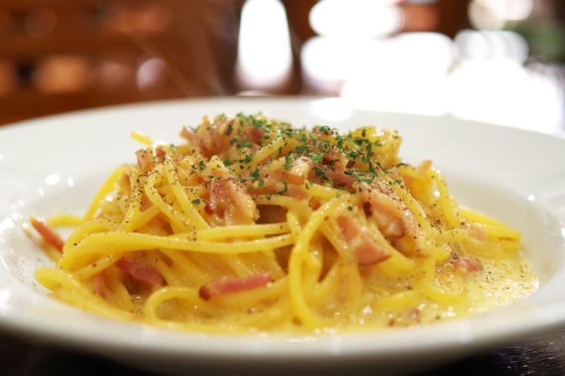 pasta, garnish, dinner, focus on foreground, selective focus, egg dishes, spaghetti, freshness, ready-to-eat, noodle dishes, cuisine, crockery, restaurant