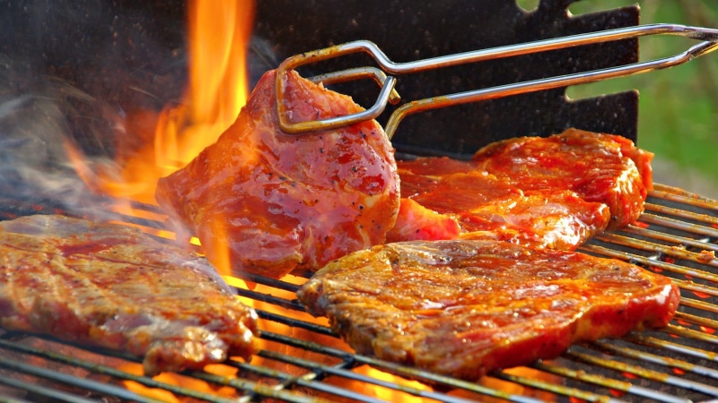 beef, 1080P, rib, marinated, fire, red meat, dinner, food and drink, preparing food, grilled, barbecue grill, barbecue, four, close-up, no people, slice