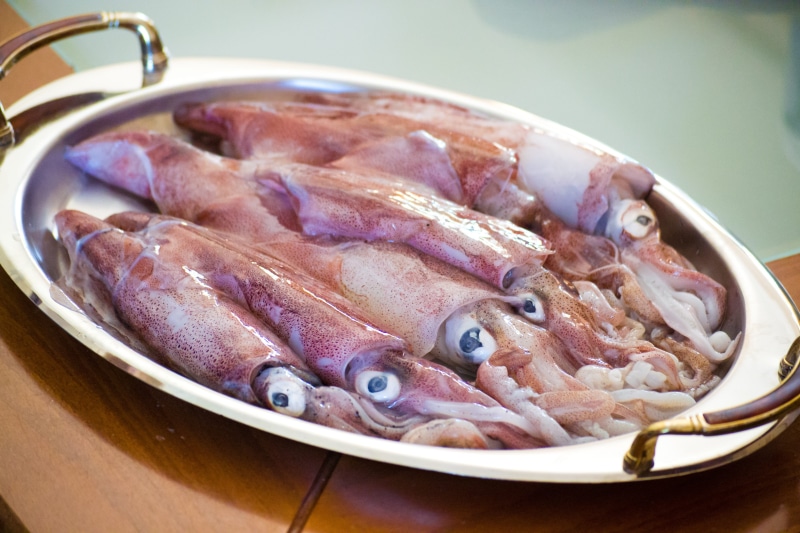 food and drink, nobody, vertebrate, nutrition, dish, culinary, fresh, frozen, japanese food, food, kitchen utensil, plateau, meat, mediterranean, table
