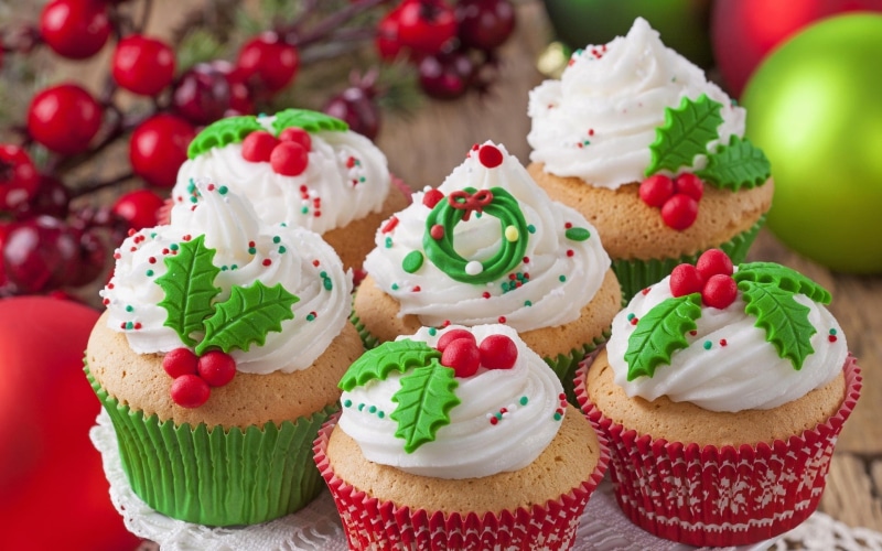 cupcake holder, close-up, 1080P, no people, dessert, icing, colorful, Christmas, celebration, cupcakes, fruit, freshness, closeup, cupcake, lunch, indoors
