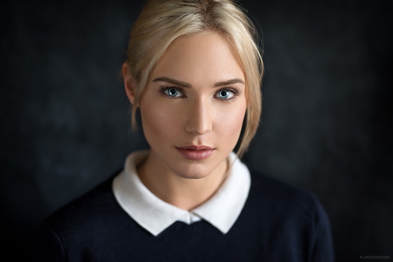 Eva Mikulski, face, women, simple background, portrait, blonde, 1080P, blu eyes