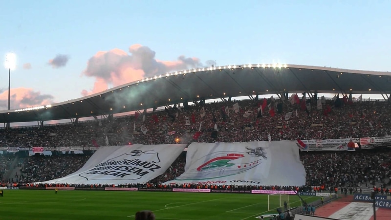 arts culture and entertainment, competition, 1080P, outdoors, building exterior, soccer pitches, field, spectator, Besiktas J.K., team sport, real people